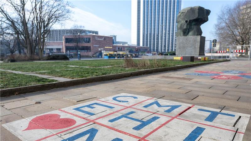 Mit fast 100 Metern überragt das Chemnitzer Congress Hotel die Innenstadt (Archivbild)