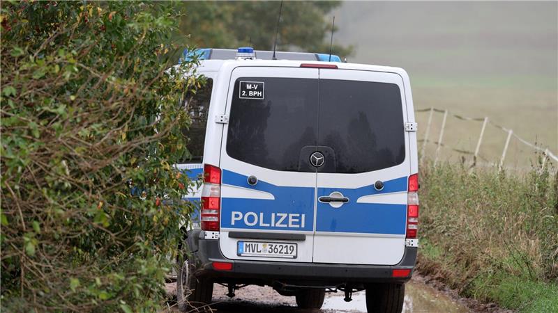 Kinderleiche bei Güstrow: Was wir wissen und was nicht Mit großer Anstrengung suchte die Polizei nach dem Jungen.