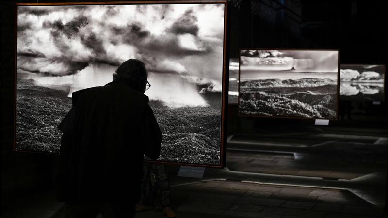 Sozialkritiker und Naturfreund: Starfotograf Salgado ist tot Mit imposanten Landschaftsaufnahmen und intensiven Tierbilder warb Salgado für mehr Umweltschutz.