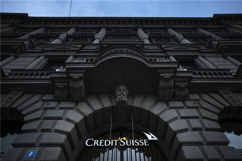 Credit-Suisse: Ende des Bankenbebens oder neue Probleme? Mit jahrelangem Missmanagement und Risikogeschäften hat sich Credit Suisse selbst ins Abseits manövriert.