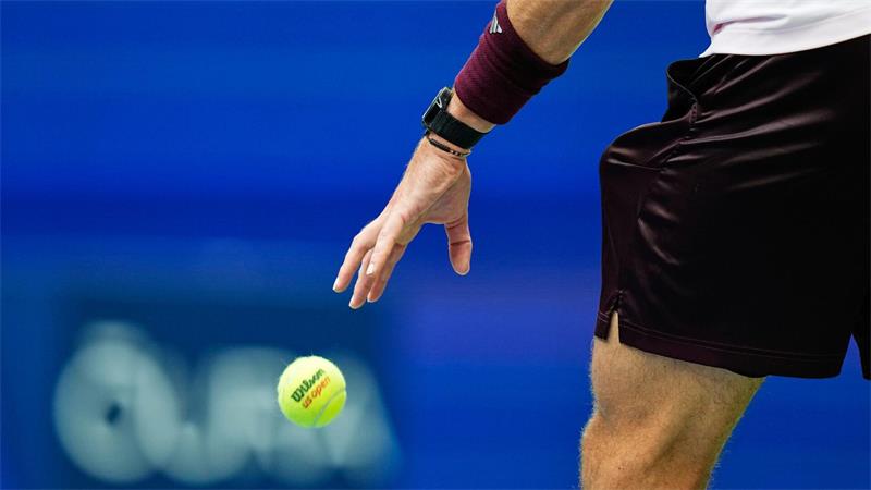 Mit seinem Auftippen des Balls vor dem Aufschlag sorgte Alexander Zverev für Kontroversen.
