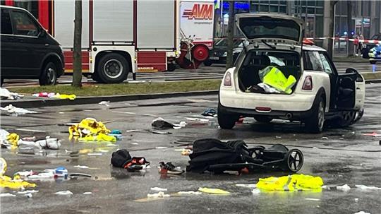 Mit seinem Auto überfuhr der Mann mehrere Menschen. (Archivbild)