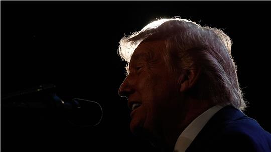 Mit seiner überraschenden Aussage zum baldigen Ende des Iran-Kriegs sorgt Trump an den Börsen für Erleichterung. 