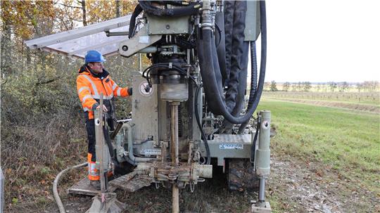 Mit solchen Bohrgeräten erkundet Knauf im Südharz die Gipsvorkommen.