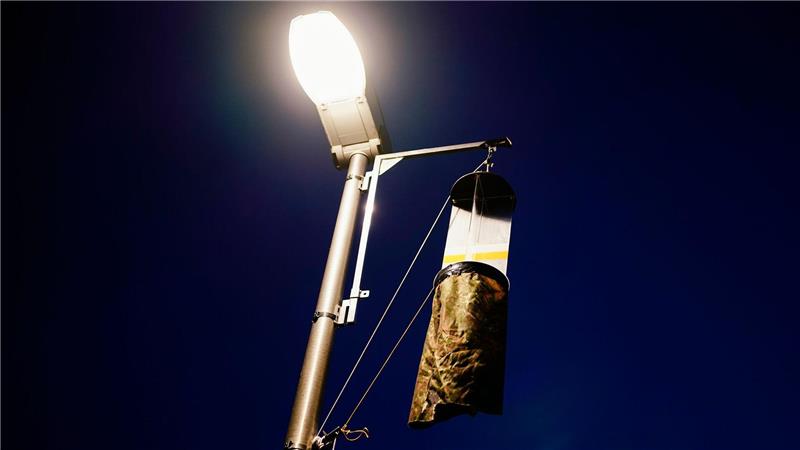 Straßenleuchten mit Blenden ziehen viel weniger Insekten an Mit solchen Fallen haben die Forschenden die Insekten eingefangen. (Archivbild)