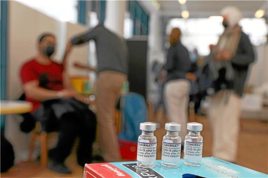 Mitarbeiter im Gesundheitswesen sollen sich impfen lassen. Foto: Archiv