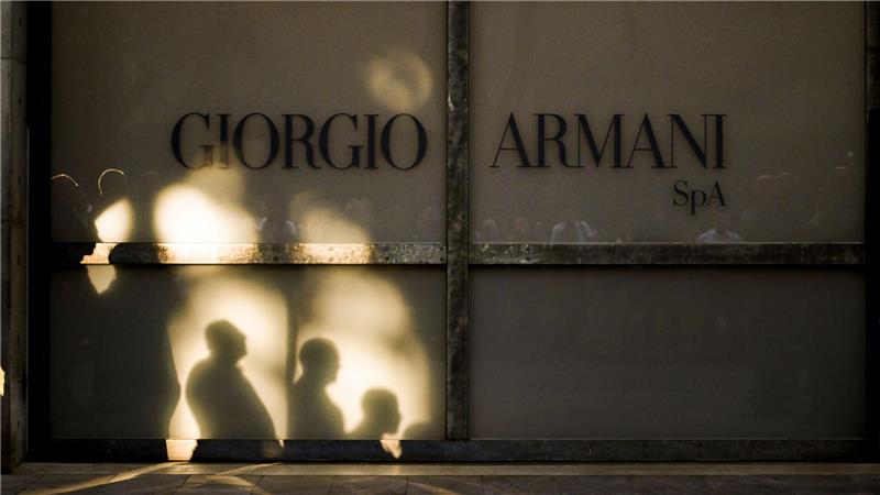 Mitarbeiter nehmen Abschied von der verstorbenen Modeikone Giorgio Armani.