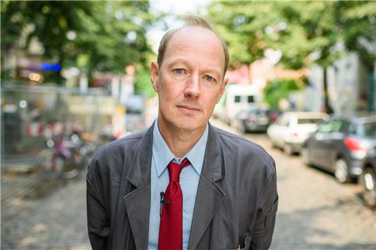 Mitglied des Europäischen Parlamentes und Bundesvorsitzende der Partei «Die PARTEI»: Martin Sonneborn.