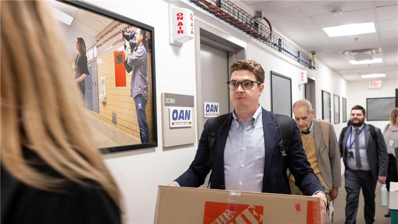 Protest gegen neue Regeln: Journalisten verlassen Pentagon Mitglieder des Pentagon-Pressekorps verlassen das US-Verteidigungsministerium.
