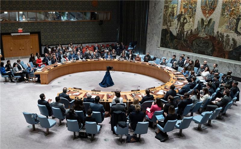 UN-Chef sieht Nahen Osten am Rande des Abgrunds Mitglieder des Sicherheitsrats der Vereinten Nationen nach einer Abstimmung. Auch ide Staats- und Regierungschefs des G7-Treffens verurteilten den iranischen Angriff aufs Schärfste.