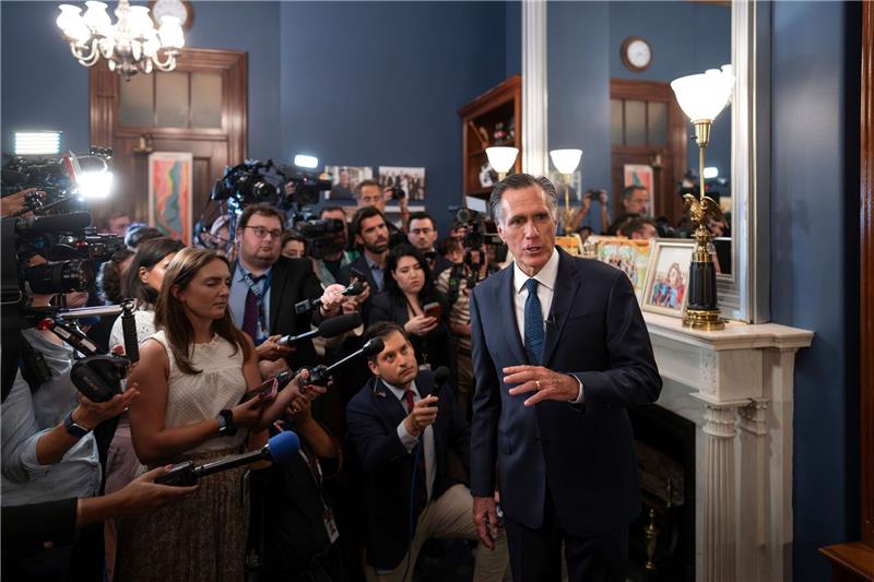 Mitt Romney tritt nicht mehr für US-Senat an Mitt Romney, republikanischer Senator von Utah, wird 2024 nicht zur Wiederwahl antreten.
