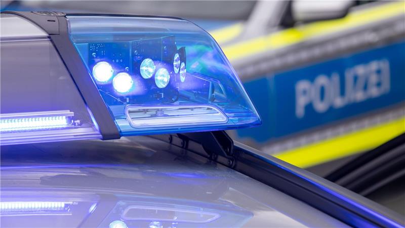 Mitten in Hannover sperrte die Polizei nach einem Notruf eine Straße. (Symbolbild)