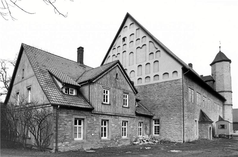 Mitten in der Sanierung steckt das Bündheimer Schloss am 25. Februar 1985, aber die Sozialstation kann bereits eingeweiht werden.  Fotos: Ahrens-Archiv