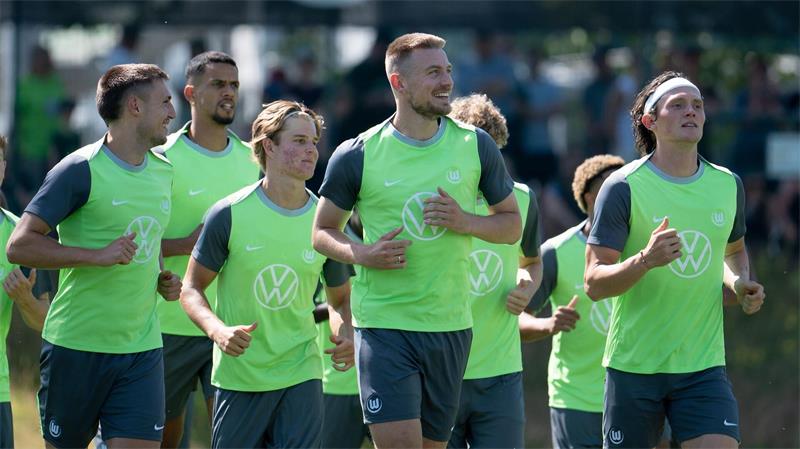 Mittendrin in Wolfsburg: VfL-Zugang Hauke Wahl. 