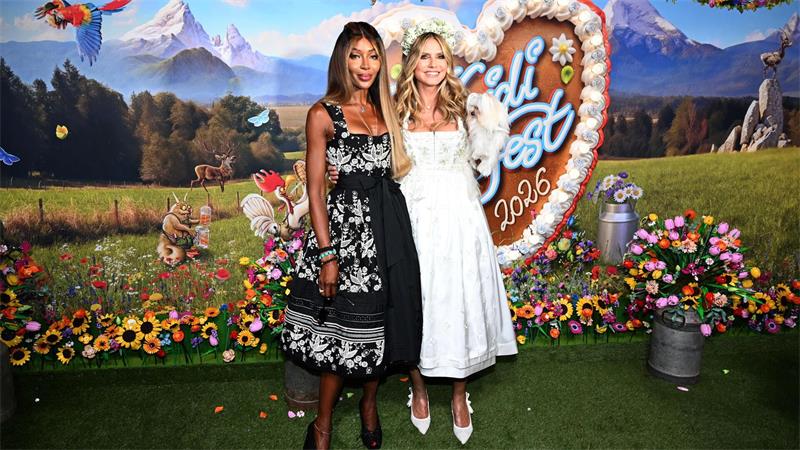 Model-Kolleginnen: Naomi Campbell und Heidi Klum.