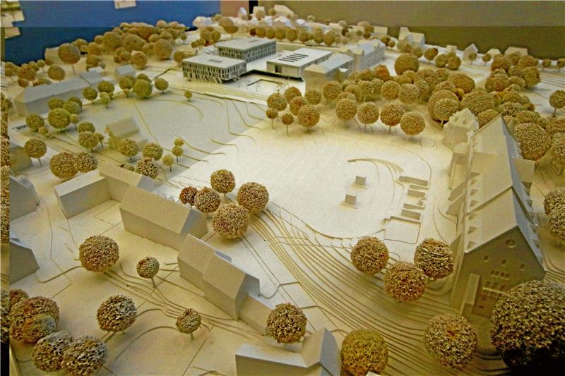 Investor Tessner sieht Pfalzquartier als „Riesenchance“ Modell des Pfalzquartiers: oben das geplante Hotel und die Stadthalle, rechts die Kaiserpfalz. Archivfoto: Epping