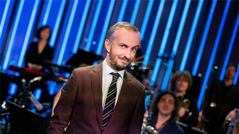 Moderator Jan Böhmermann ist sich unsicher, ob die Welt früher wirklich so viel besser war als heute. (Archivbild)