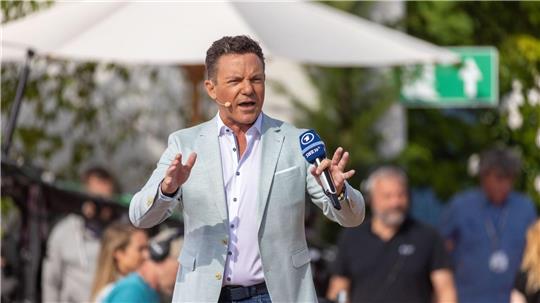 Moderator Stefan Mross.