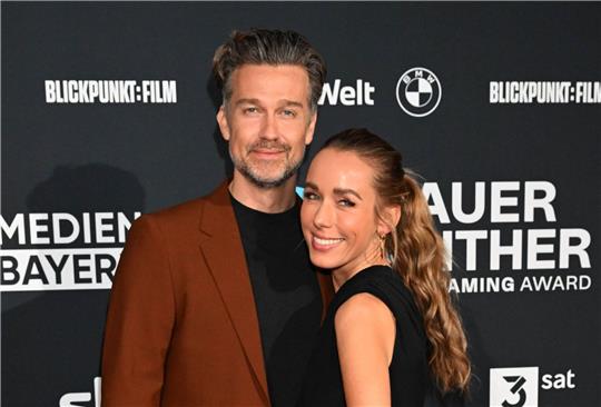 Moderatorin Annemarie Carpendale und Schauspieler Wayne Carpendale bei den  Medientagen München.