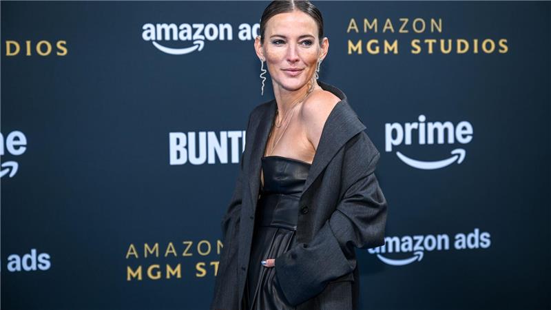Jeannine Michaelsen ist in neuer „7 vs. Wild“-Staffel dabei Moderatorin Jeannine Michaelsen macht bei der neuen Staffel der Reality-Show „7 vs. Wild“ mit.