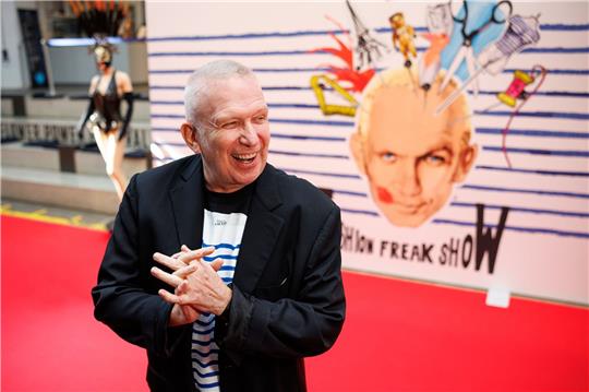 Modeschöpfer Jean Paul Gaultier bei der Deutschland-Premiere der „Fashion Freak Show" in München.