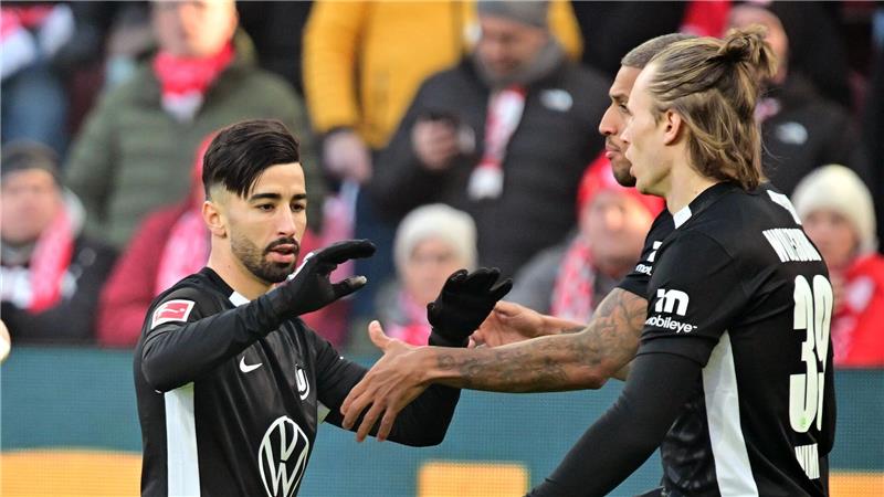 Mohammed Amoura (l.) freut sich über sein Tor zum 1:0 in Mainz.