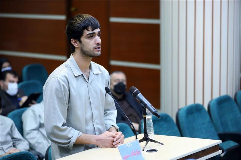 Berlin reagiert scharf auf weitere Hinrichtungen im Iran Mohammed-Mehdi K., ein verurteilter und hingerichteter Demonstrant, spricht während seines Prozesses vor dem Revolutionsgericht. Im Iran sollen zwei weitere Demonstranten hingerichtet werden.