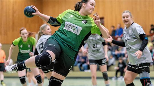 Mona Traeger trifft gegen den MTV Vorsfelde viermal für die HSG Langelsheim/Astfeld und hilft, die Ungeschlagen-Serie auf 16 Spiele auszubauen. Die Szene stammt aus dem Hinspiel. 