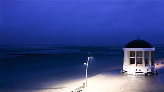 Morgens hat es leicht geregnet am Strand von Borkum.