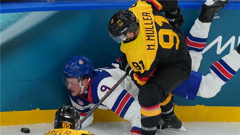 Nach Olympia-Frust: DEB-Auswahl mit vielen WM-Fragezeichen Moritz Müller wird bei der Eishockey-WM neben statt auf dem Eis stehen. (Archivbild)