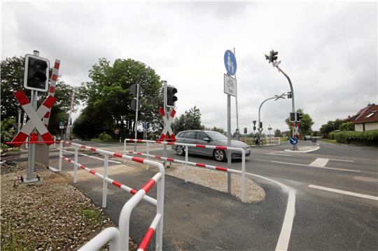 Motorisierte Verkehrsteilnehmer können den modernisierte Bahnübergang Othfresen wieder passieren. Foto: Gereke