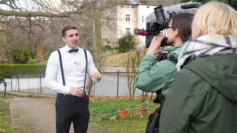 Mr. Unreal Estate hat allein auf Instagram 381.000 Abonnenten.