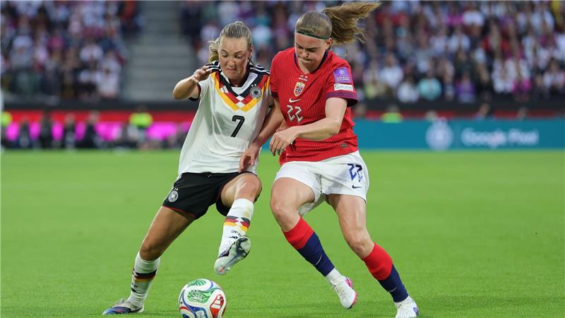 Müller macht’s: Marie Müller (l) traf zum 1:0.