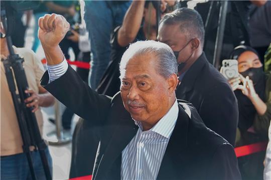 Muhyiddin Yassin weist die Vorwürfe zurück.