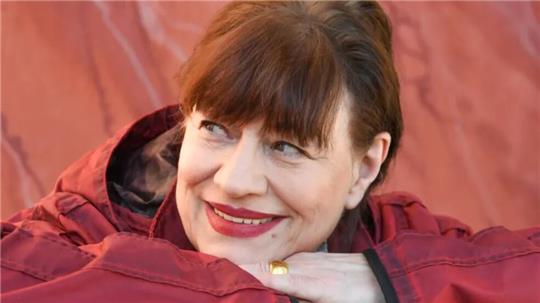 Musik-Größe Ulla Meinecke tritt 2025 im Glückauf-Saal auf.
