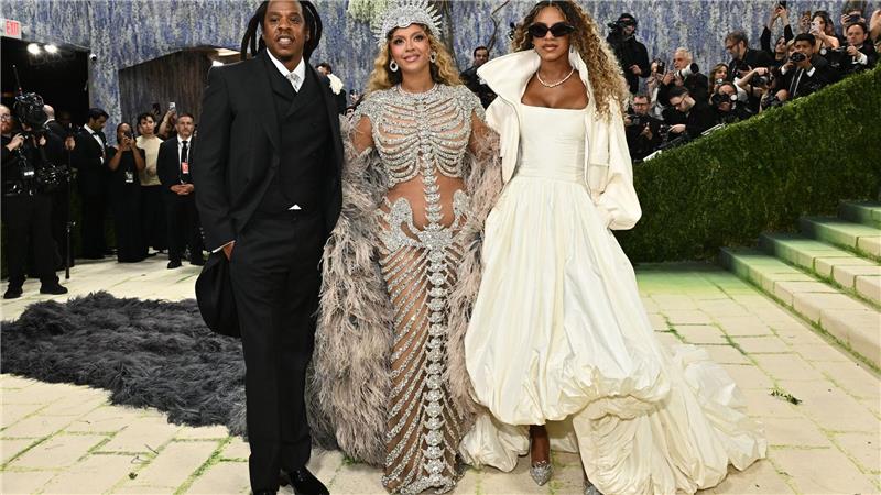Musikerin Beyoncé kam mit Mann und Tochter zur „Party des Jahres“.