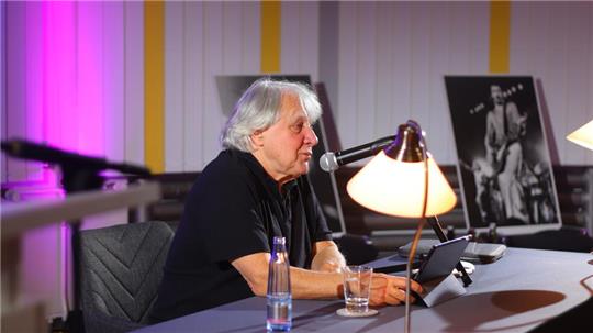 Musikjournalist Peter Urban liest im Kulturmarktplatz aus seiner Biografie