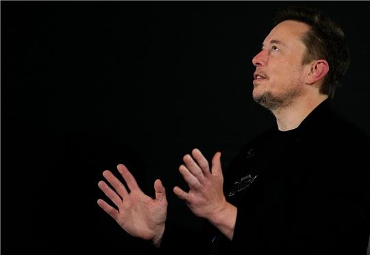 Musk warnt schon seit Jahren, Künstliche Intelligenz könne gefährlich für die Menschheit werden.