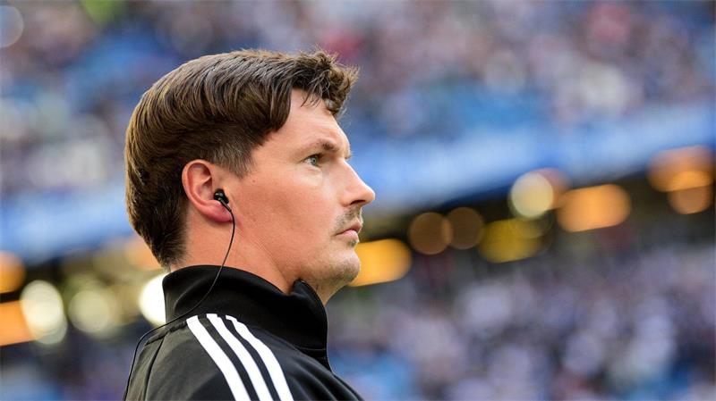 Muss sich nach zwei Niederlagen zum Saisonbeginn Gedanken machen: HSV-Trainer Merlin Polzin.