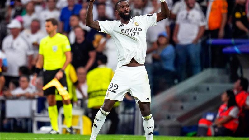 Sechs Spiele Sperre für Rüdiger nach Final-Ausraster Muss vorerst gesperrt zuschauen: Real Madrids Antonio Rüdiger.