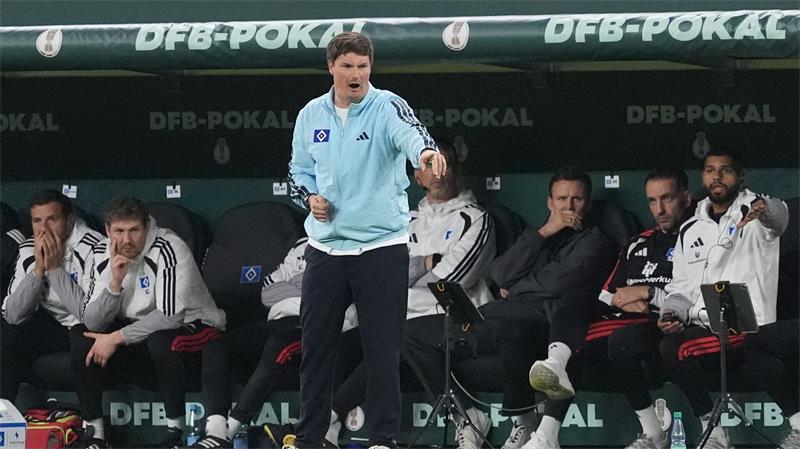 Frankfurt im Pokal souverän weiter: 3:1 bei HSV-Notelf Musste auf eine halbe Stammelf verzichten: HSV-Trainer Merlin Polzin.