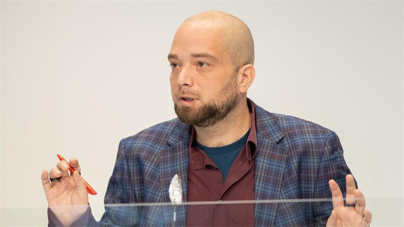 Muzaffer Öztürkyilmaz vom Flüchtlingsrat sieht die Arbeitspflicht nicht als Brücke in den Arbeitsmarkt. (Archivbild)