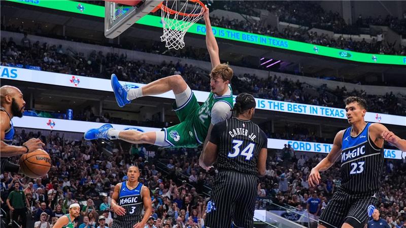 NBA: Mavericks gegen Magic – Cooper Flagg mit Dunking-Highlight