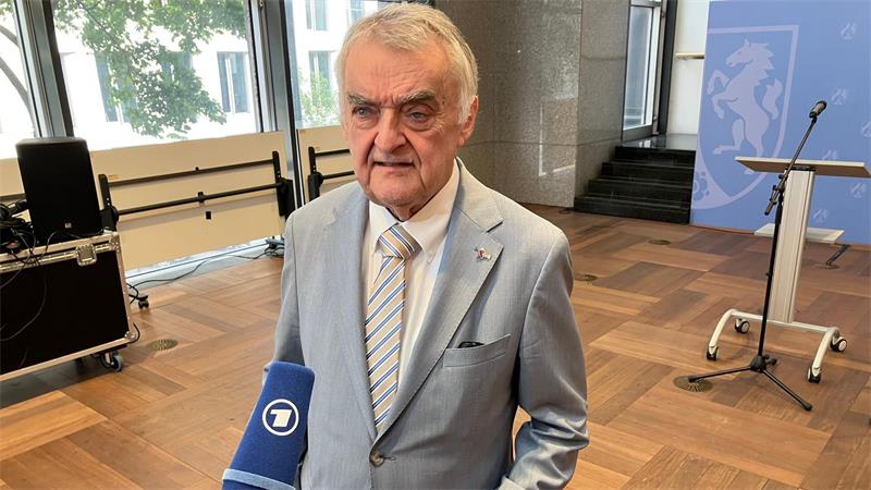 NRW-Innenminister Herbert Reul findet klare Worte. 