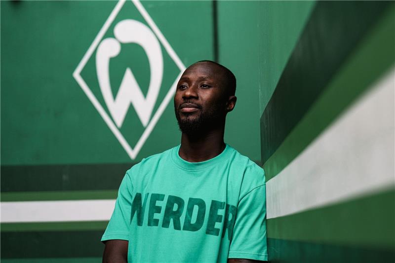 Keita-Ausfall droht: Toptransfer fehlt beim Werder-Training Naby Keita steht vor der Werder-Raute.