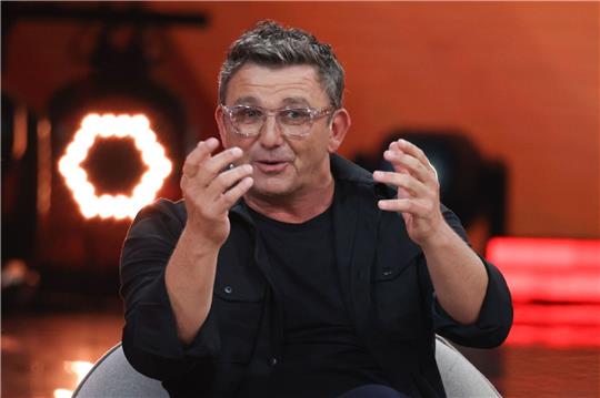 Nach Abschluss der Dreharbeiten zur 17. Staffel der ZDF-Serie «Der Bergdoktor» sucht Schauspieler Hans Sigl den direkten Kontakt zum Publikum - und zwar bei einer Adventslesereise.