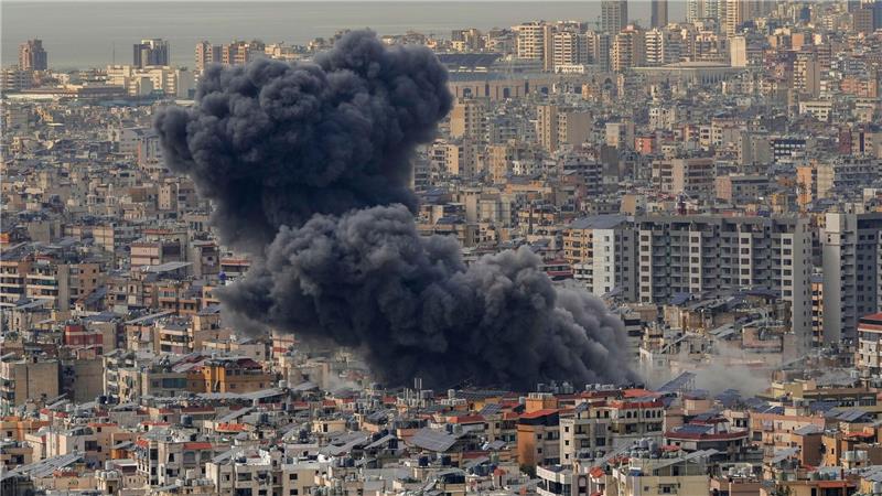Nach Angaben der israelischen Armee soll ein Drohnenlager der Hisbollah angegriffen worden sein.