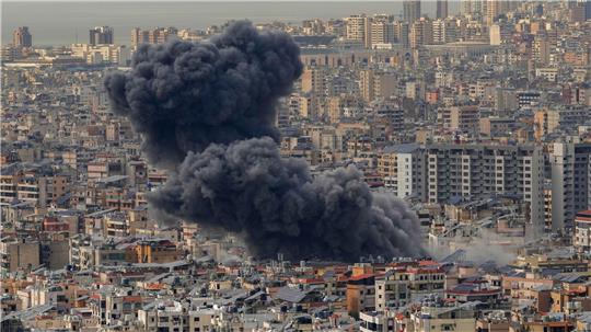 Nach Angaben der israelischen Armee soll ein Drohnenlager der Hisbollah angegriffen worden sein.