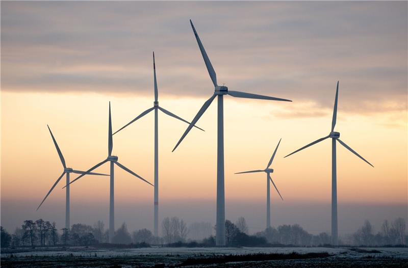 Faktencheck: Mehr Strom durch Wind/Sonne als durch Kernkraft Nach Angaben des Fraunhofer-Instituts für Solare Energiesysteme liegt der Windkraft-Anteil an der Stromerzeugung im laufenden Jahr bei 24,3 Prozent.