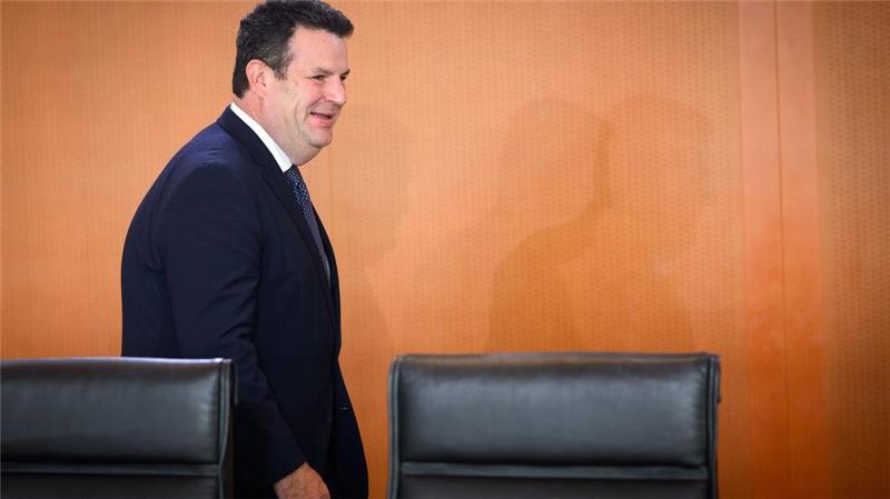 Mehr Geld fürs Bürgergeld? Nach Angaben des Ministeriums von Hubertus Heil (SPD) handelt es sich bei der fürs Bürgergeld eingeplanten Summe um einen „Schätz-Titel“. (Archivbild)
